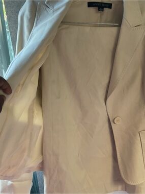 Anne Taylor’s Tailored Taupe Women's Blazer